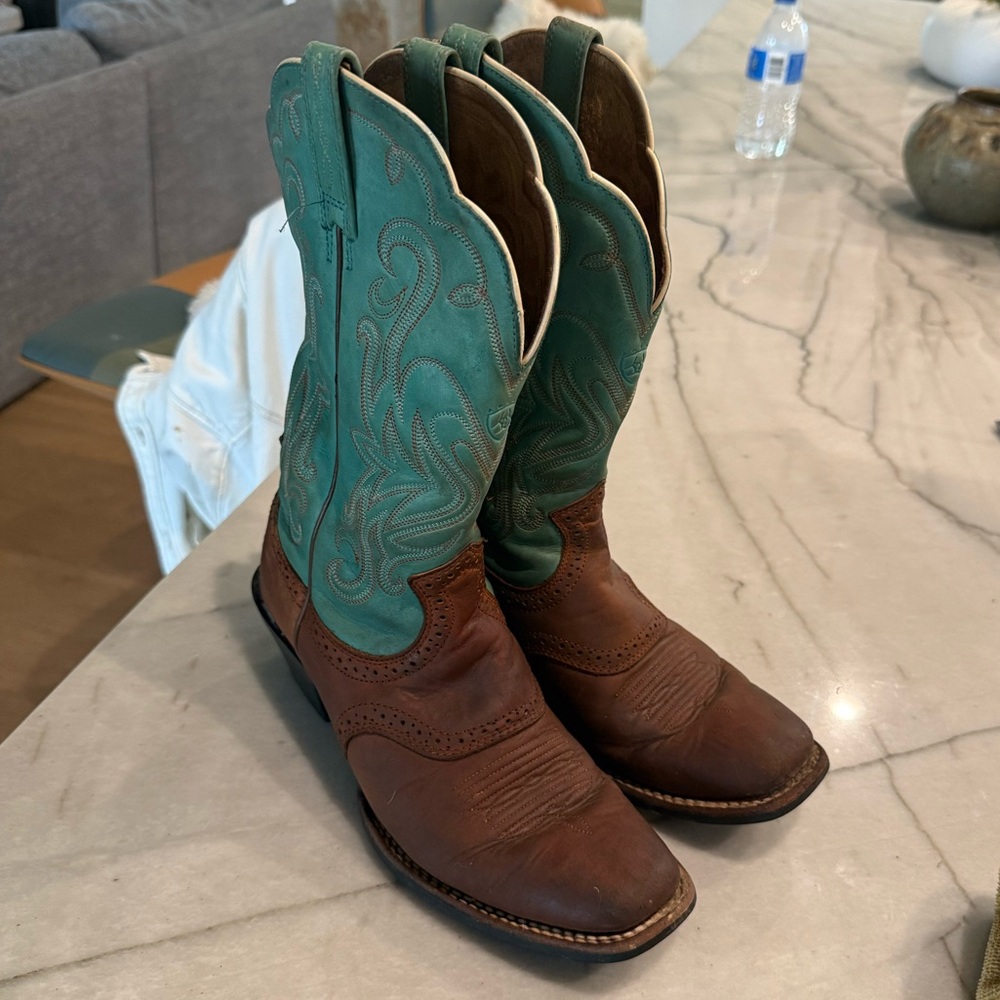 Ariat Legend Mint and Brown Leather Western Cowboy Boots size 7.5 B women’s